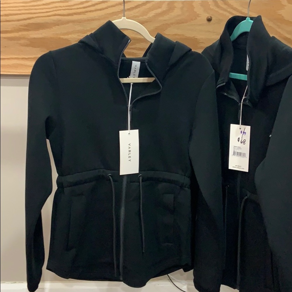 Varley Dahlia Zip & Tie Black hooded jacket!